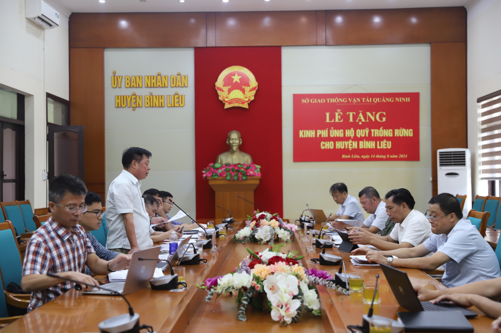 Quang cảnh buổi làm việc.