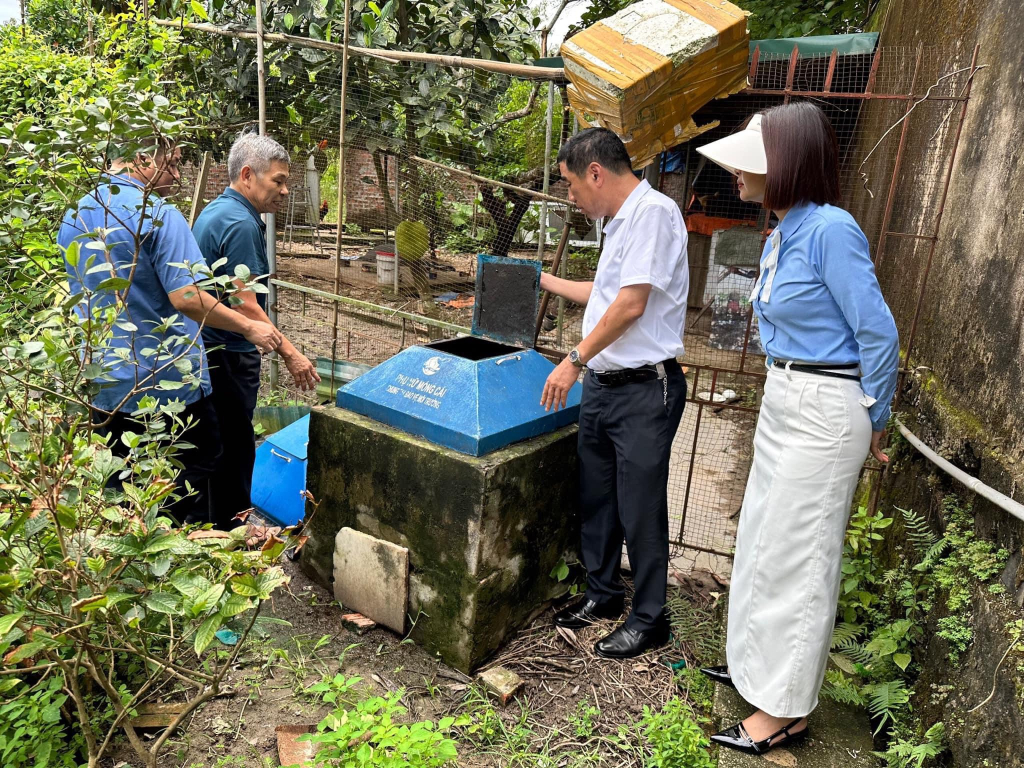 mô hình duy trì hố ủ rác vi sinh khu Hồng Phong, phường Ninh Dương.