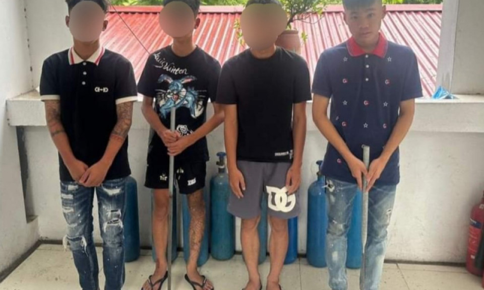 Tạm giữ 3 đối tượng dùng súng hơi cồn bắn người đi đường