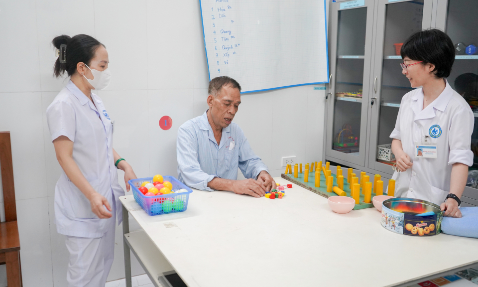  Phát triển nhiều kỹ thuật mới trong chăm sóc sức khỏe người cao tuổi