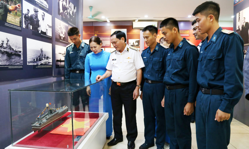 Vang mãi bản hùng ca