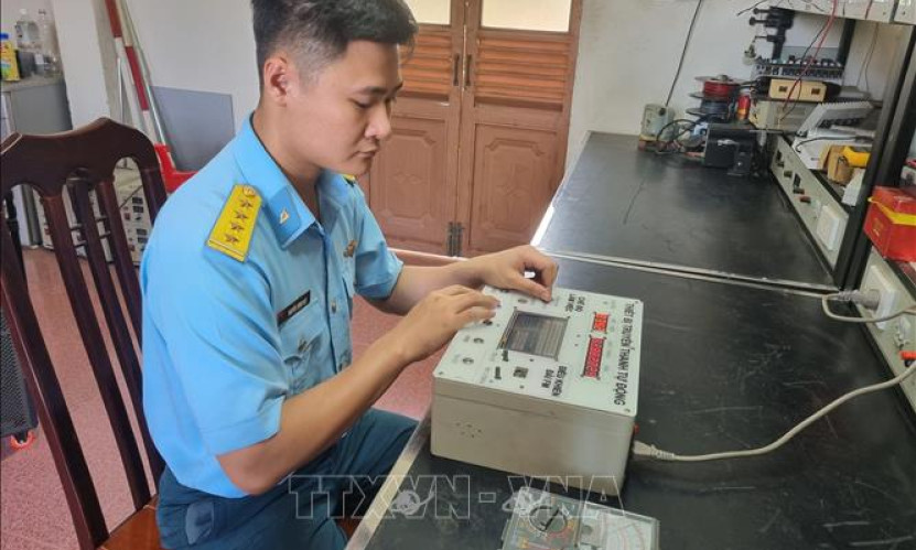 Sáng chế máy truyền thanh thông minh của người lính kỹ thuật