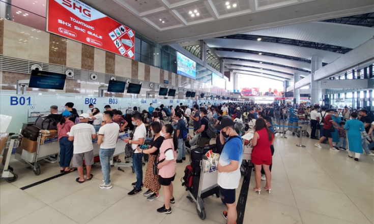 Giá vé máy bay giảm mạnh
