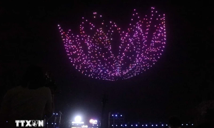 Lễ hội Vịnh Ánh sáng Quốc tế Nha Trang: Đội UAE vô địch về trình diễn drone
