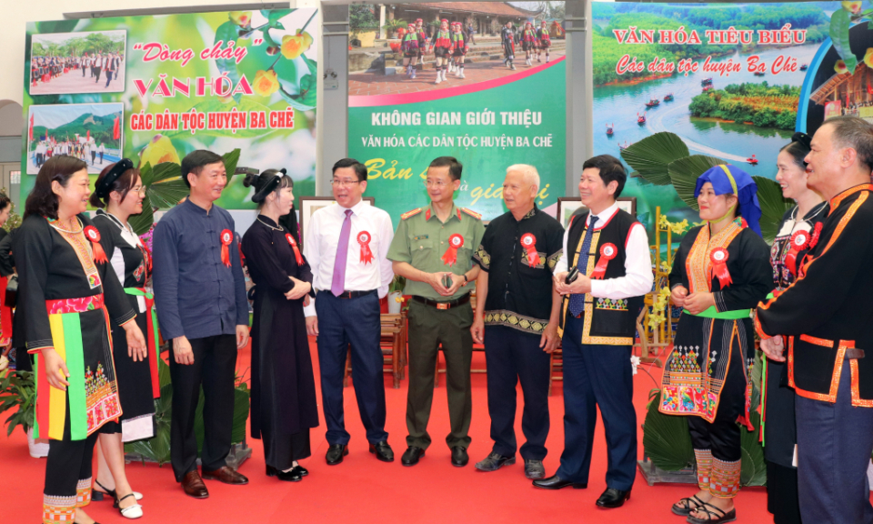 Xây dựng đội ngũ cán bộ người dân tộc thiểu số