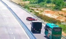Tài xế không bằng lái, chạy ôtô ngược chiều trên cao tốc