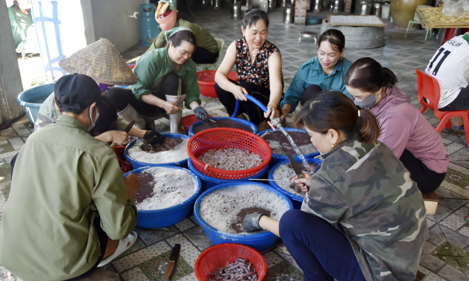 Hỗ trợ phụ nữ phát triển kinh tế