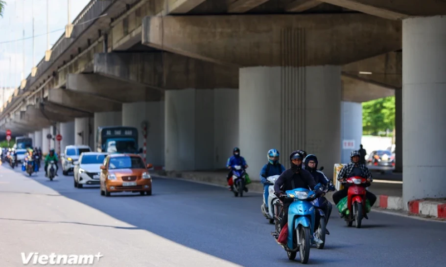 Bắc Bộ ngày nắng nóng, chiều tối có mưa rào và dông rải rác