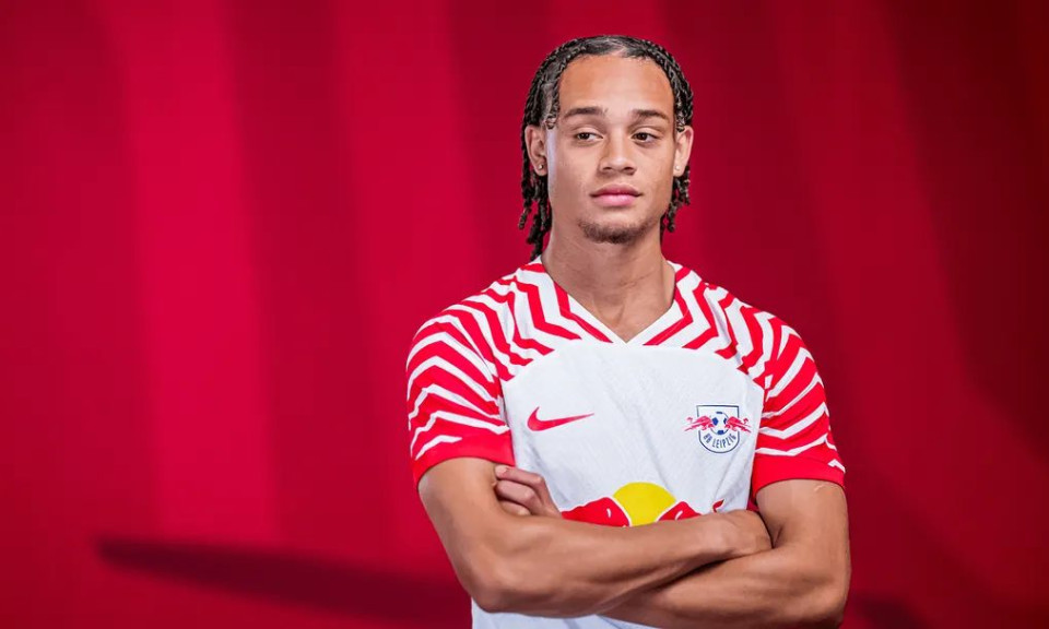 PSG chia tay Xavi Simons