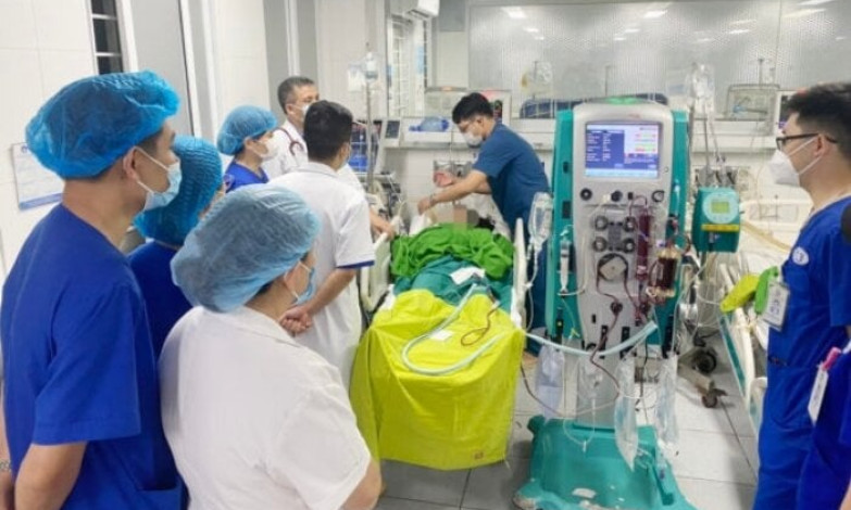 Kiểm tra bể chứa ngâm thực phẩm, 2 người bất tỉnh do ngộ độc khí