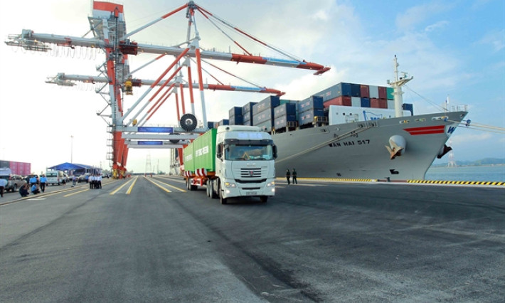 Việt Nam to enjoy trade surplus for 9th consecutive year: experts