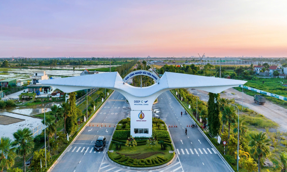 Hoàn thiện hạ tầng khu công nghiệp - Động lực thu hút đầu tư