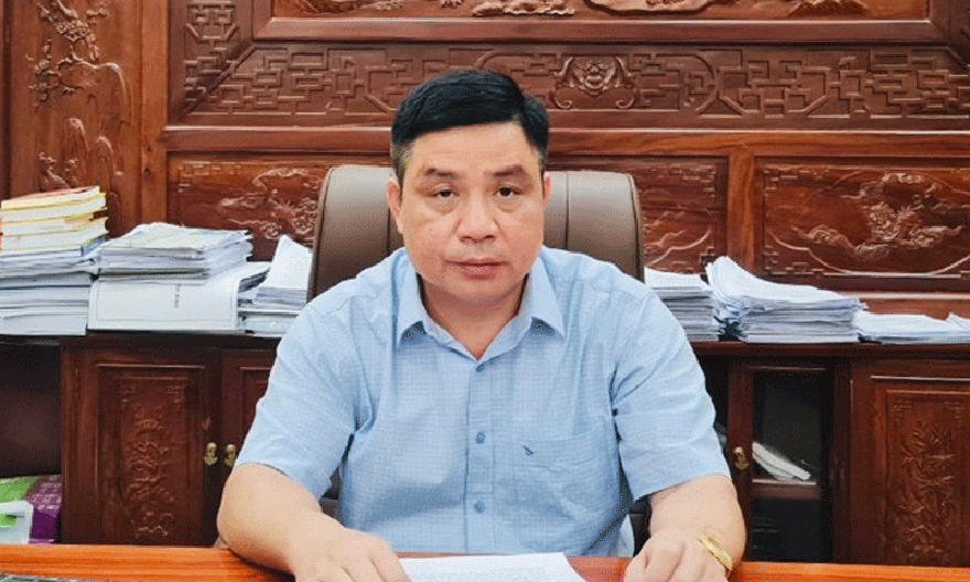 Tạm đình chỉ công tác chủ tịch UBND huyện ở Hòa Bình