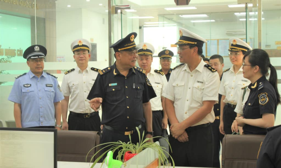 Bứt phá mạnh mẽ trong thu ngân sách xuất nhập khẩu