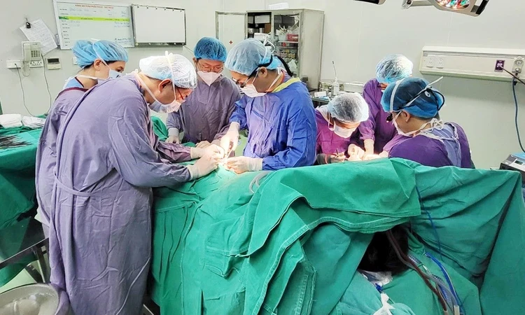 Người đứng đầu chịu trách nhiệm nếu để xảy ra thiếu thuốc, thiết bị, vật tư y tế
