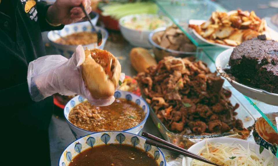 Queen of the scene: Madam Khanh's banh mi in Hoi An