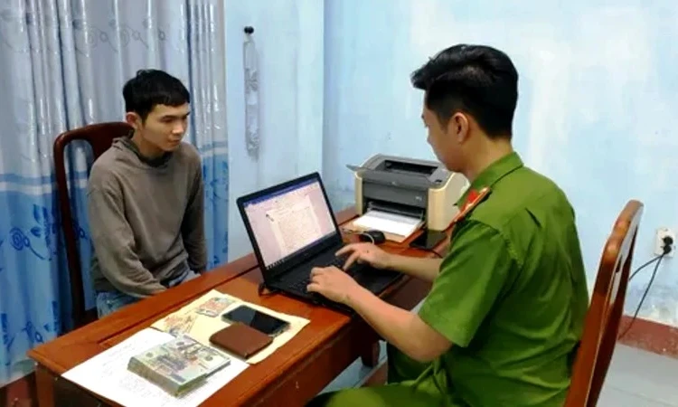 Bắt đối tượng trộm hàng trăm triệu đồng ở khách sạn tại TP Hồ Chí Minh rồi trốn ra Huế