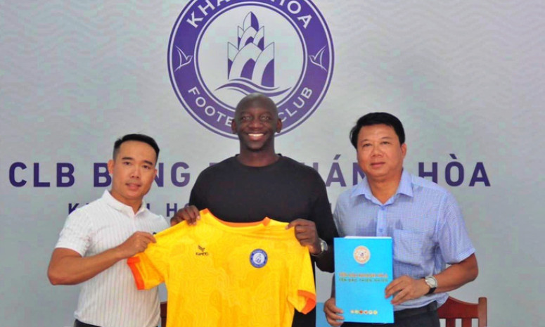 FIFA cấm CLB Khánh Hòa đăng ký cầu thủ