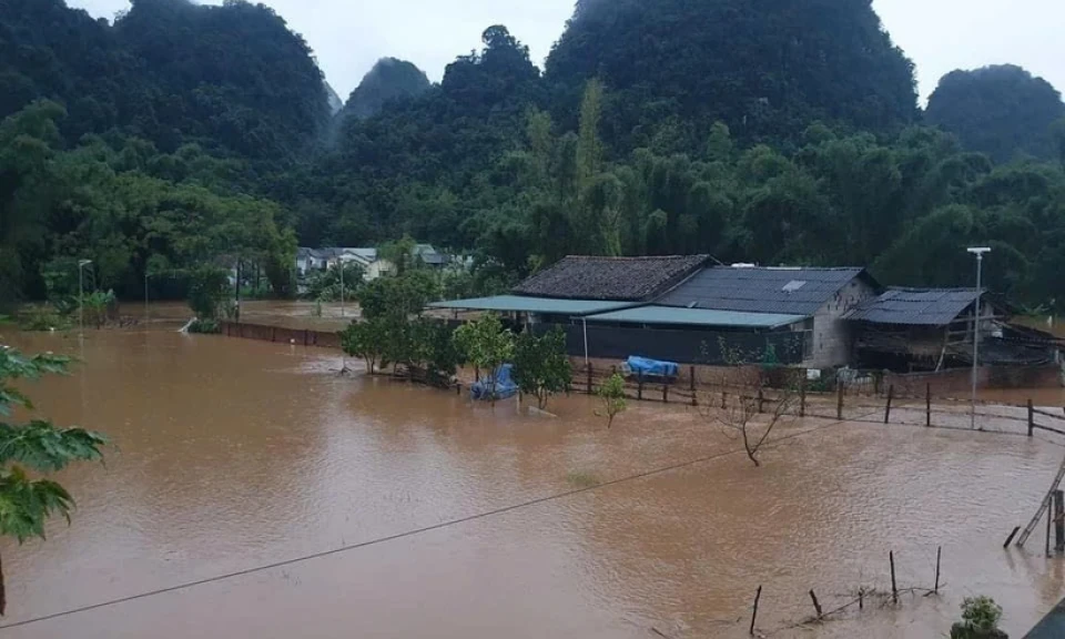 PM instructs proactive response to floods, landslides in northern region 