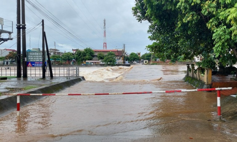 Quảng Ninh tập trung ứng phó nguy cơ mưa lũ, sạt lở đất, lũ ống, lũ quét 