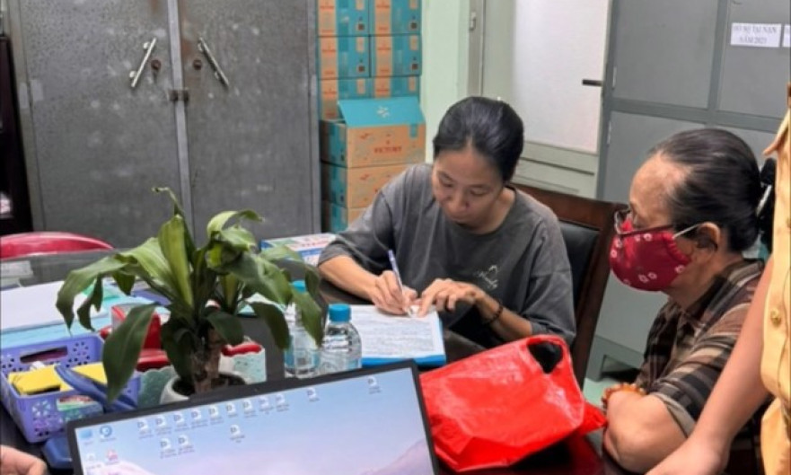 Người phụ nữ chạy ô tô ngược chiều trên Quốc lộ 13 đến công an trình diện