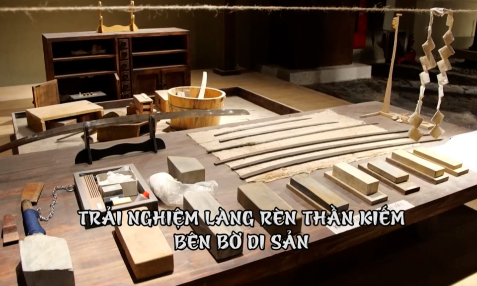 Trải nghiệm làng rèn thần kiếm bên bờ di sản