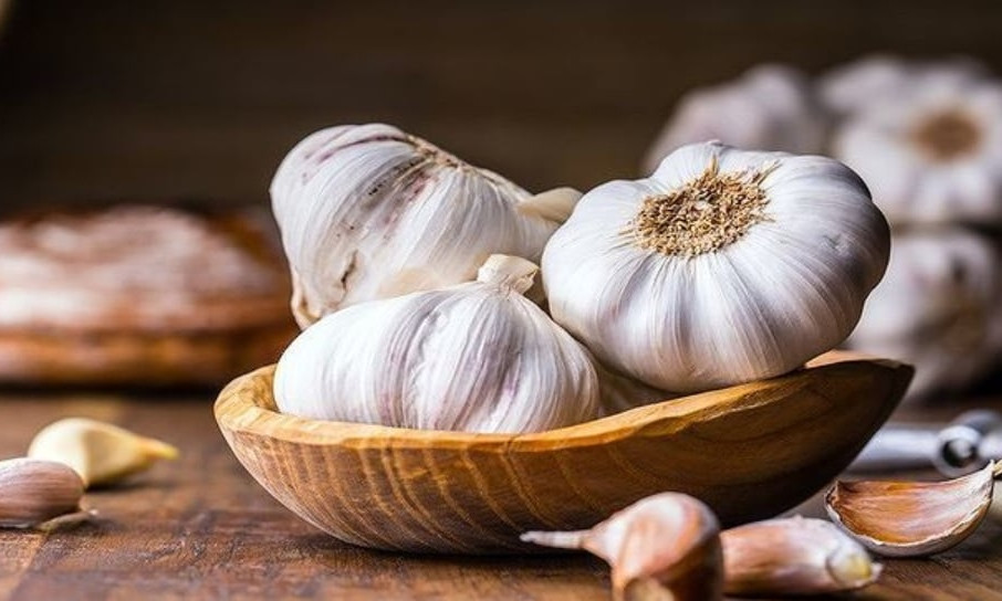 Vì sao ăn tỏi khi đói giúp giảm lượng cholesterol?