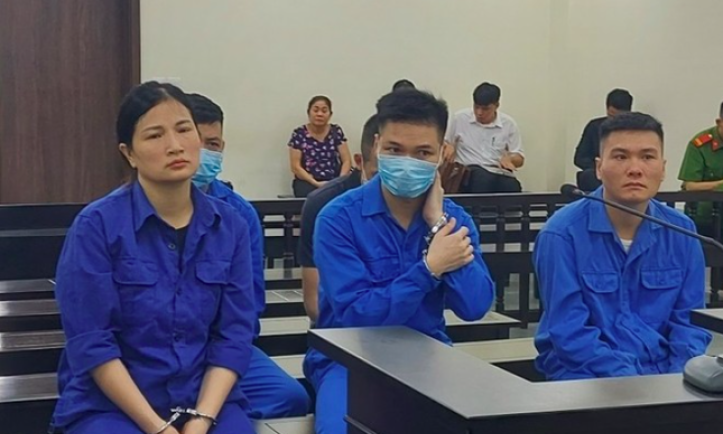 Nhóm nhân viên sân bay Nội Bài giúp sức buôn lậu ngà voi, sừng tê giác