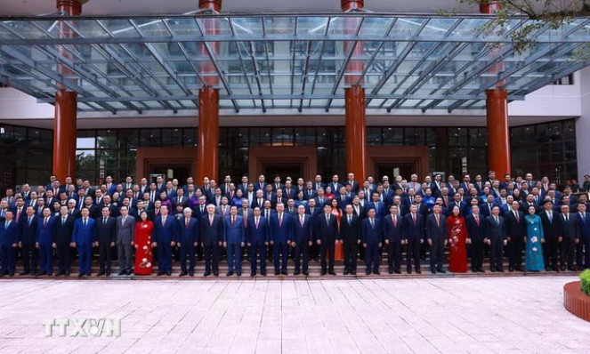 Party Central Committee elects new members to Politburo, Secretariat