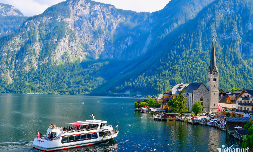 Ngắm Hallstatt - làng cổ ven hồ được mệnh danh đẹp nhất thế giới