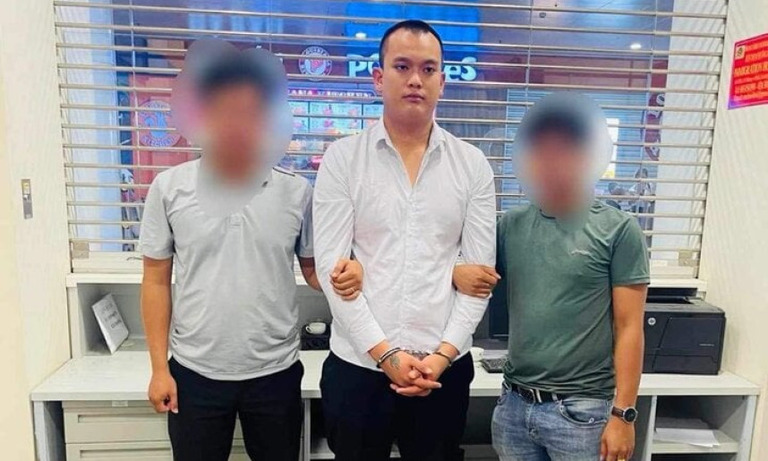 Bắt kẻ trốn truy nã tại sân bay Nội Bài