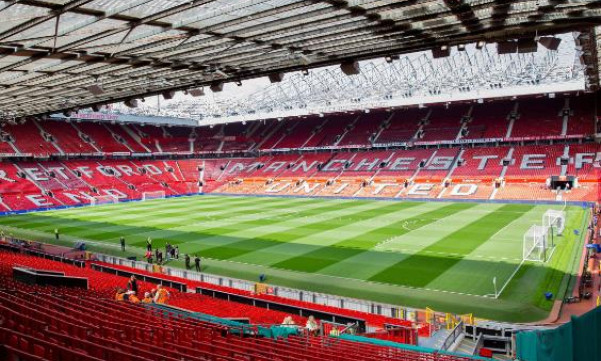 Man United ký hợp đồng béo bở