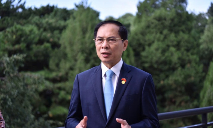 Building Viet Nam-China community with shared future