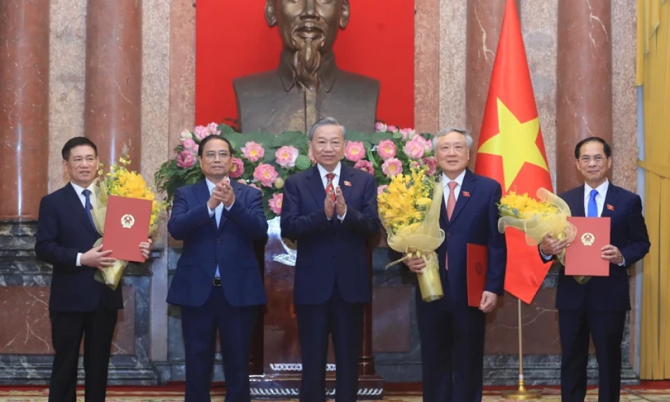 Tổng Bí thư, Chủ tịch nước trao quyết định bổ nhiệm 3 Phó Thủ tướng, 2 Bộ trưởng