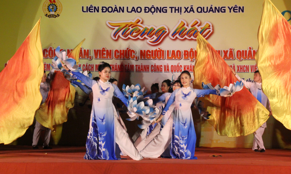 Đêm văn nghệ Tiếng hát công nhân, viên chức, lao động TX Quảng Yên năm 2024 