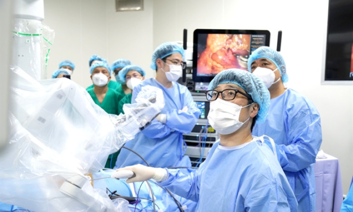 Robotic surgery revolutionises Việt Nam’s healthcare system