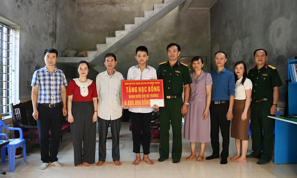 LLVT tỉnh Quảng Ninh: Nhiều hoạt động ý nghĩa thực hiện chương trình "Nâng bước em tới trường"