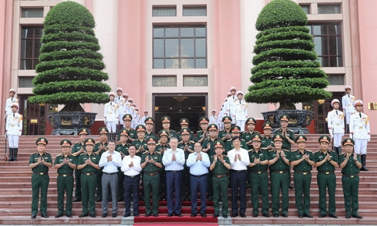 Avoid conflict, isolation and dependence, top leader tells military