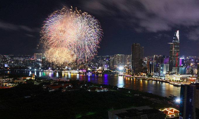 HCMC to close 20 central roads for National Day firework shows