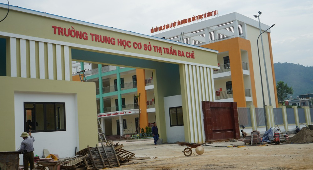 Trường THCS thị trấn Ba Chẽ đã được gấp rút hoàn thiện khang trang hơn ngay trước thềm năm học mới.