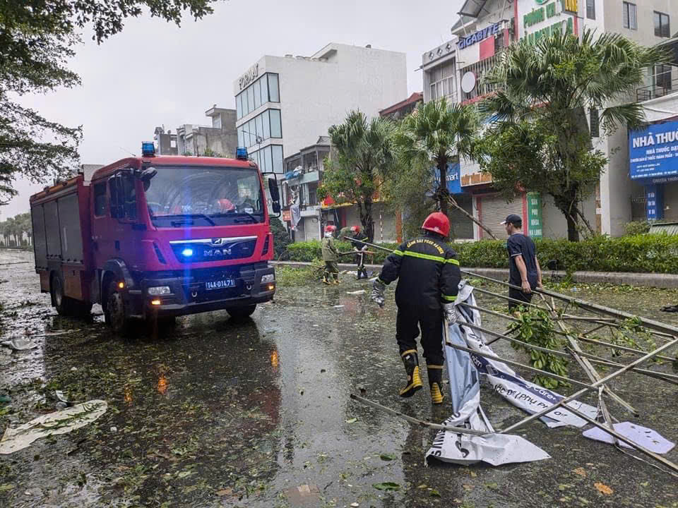 Cảnh sát PCCC&CNCH dọn 