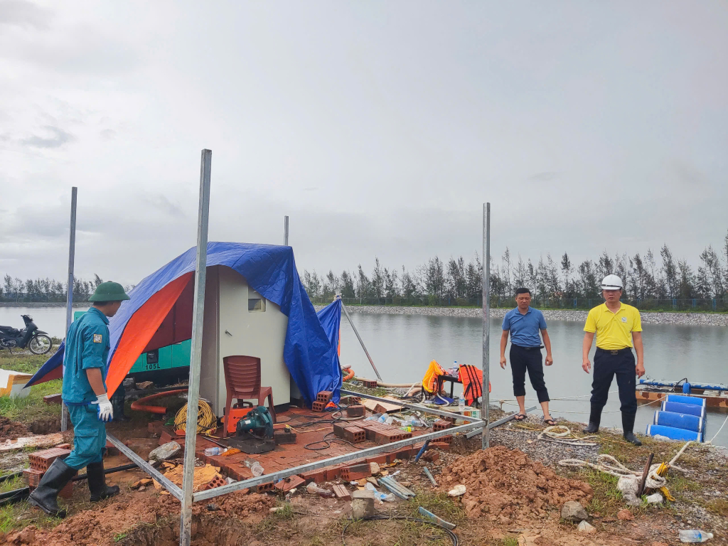 Lãnh đạo Công ty CP Nước sạch Quảng Ninh chỉ đạo công tác khắc phục sự cố tại hồ Liên Hòa, cấp nước người dân đảo Hà Nam và Khu công nghiệp Bắc Tiền Phong.