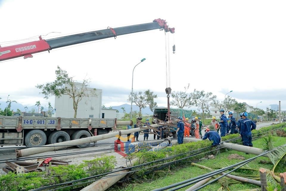 Trên 2.000 cột điện trên địa bàn tỉnh bị gãy đổ.