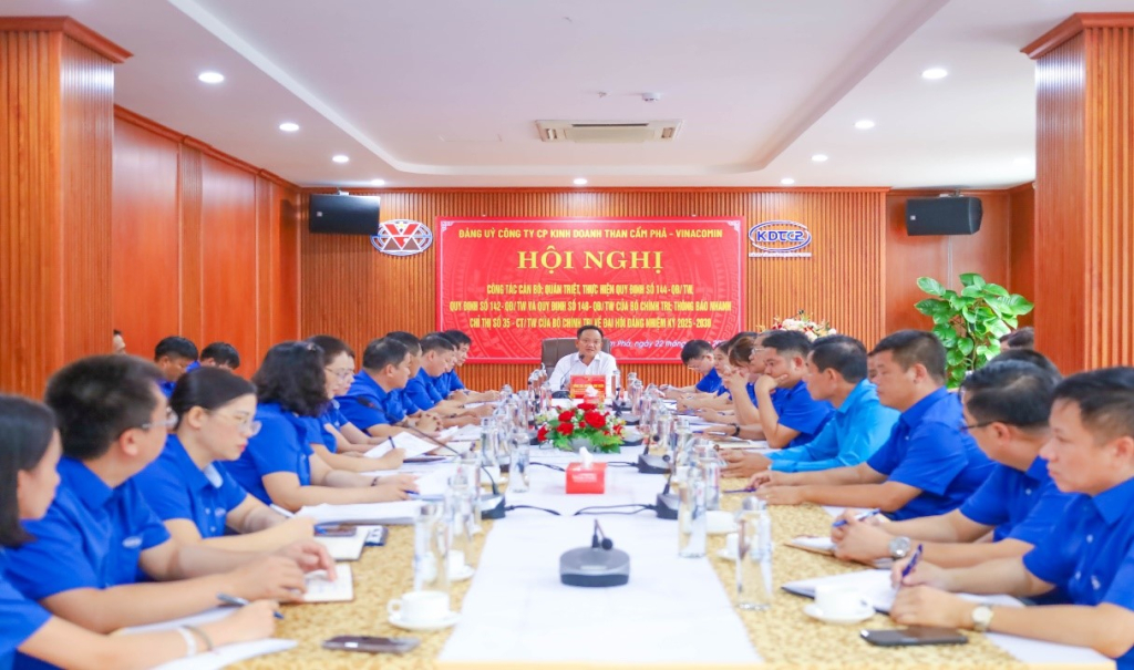 Công tác giáo dục chính trị, tư tưởng luôn gắn với công tác thi đua, khen thưởng nên đã tạo động thi đua, sản xuất kinh doanh giỏi trong cán bộ, đảng viên, người lao động.