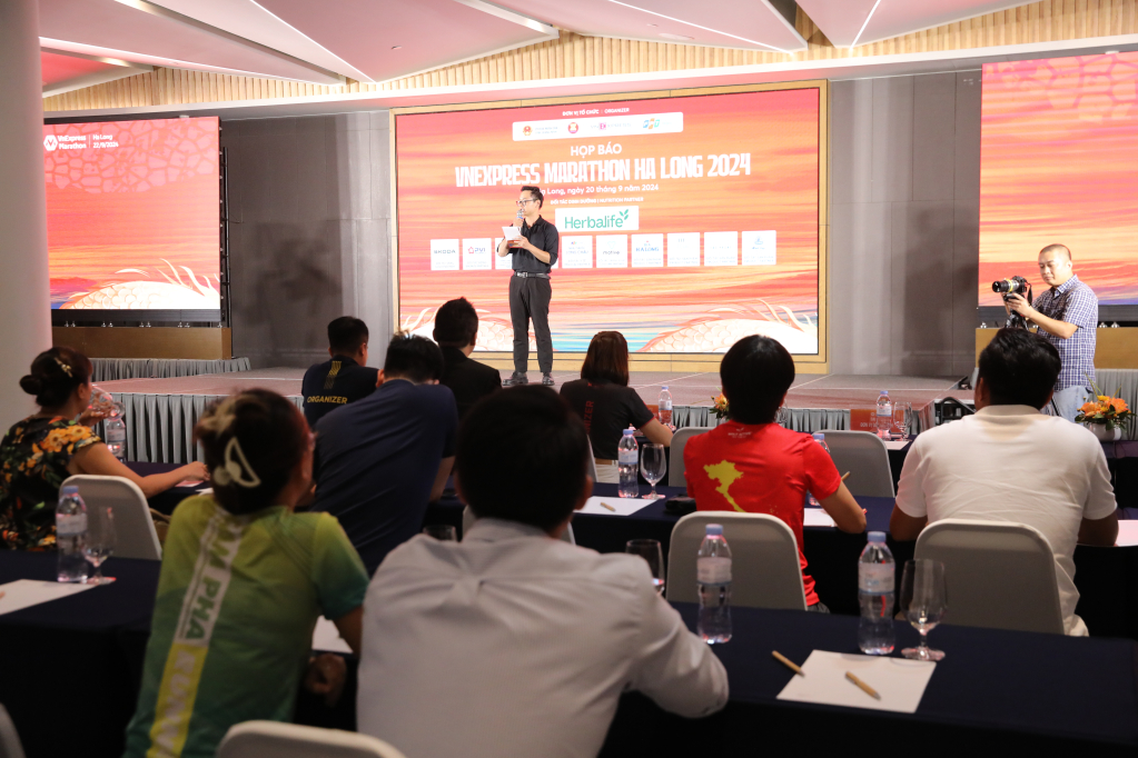 Quang cảnh buổi họp báo Giải chạy VnExpress Marathon Amazing Halong 2024 