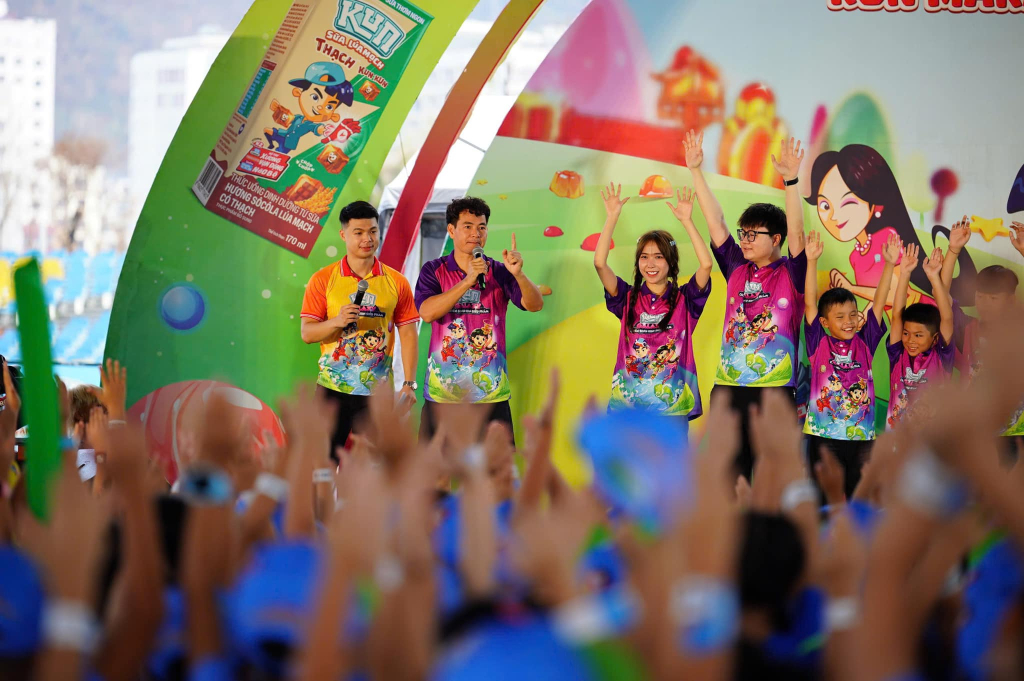 Kun Marathon  Hạ Long 2024 khép lại lúc 9h, để lại nhiều niềm vui cho các em nhỏ Hạ Long. 