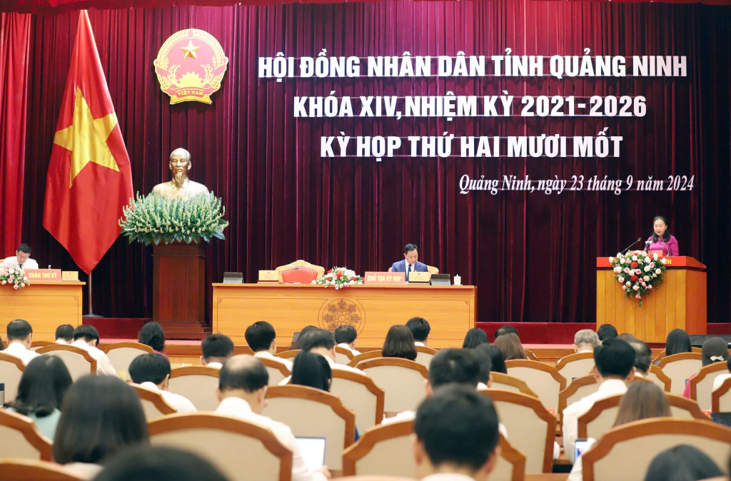 Quang cảnh kỳ họp.