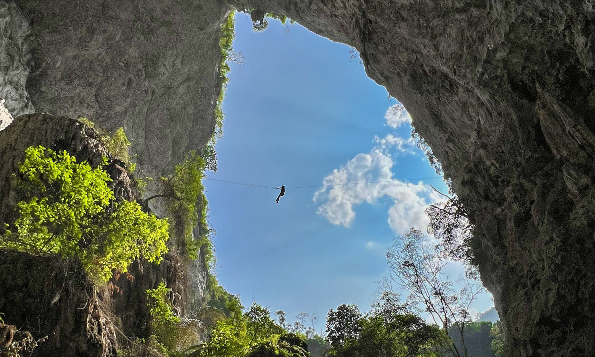 Canh Cao Sinkhole: a limestone giant hidden in the jungle