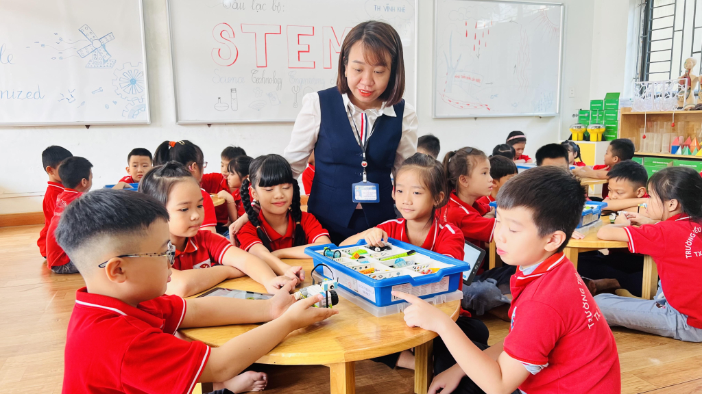 Tiết học stem tại trường Tiểu học Vĩnh Khê.