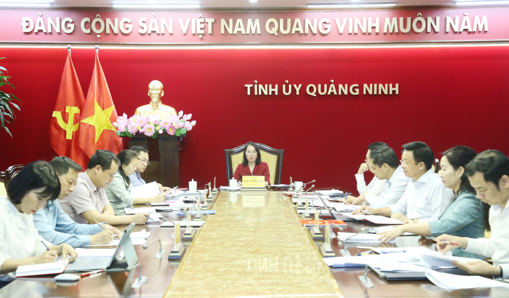 Đồng chí Trịnh Thị Minh Thanh, Phó Bí thư Thường trực Tỉnh ủy chủ trì hội nghị.